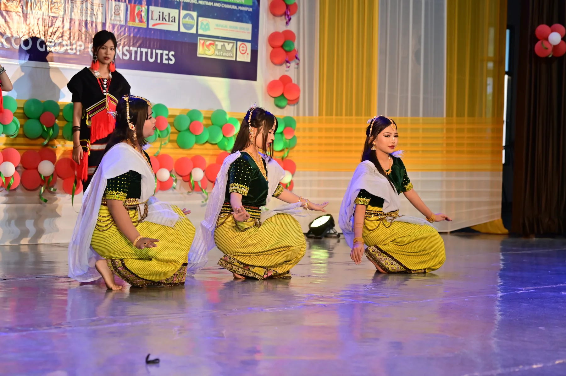 Traditional dancers turn the EDUCCON stage into a living canvas.