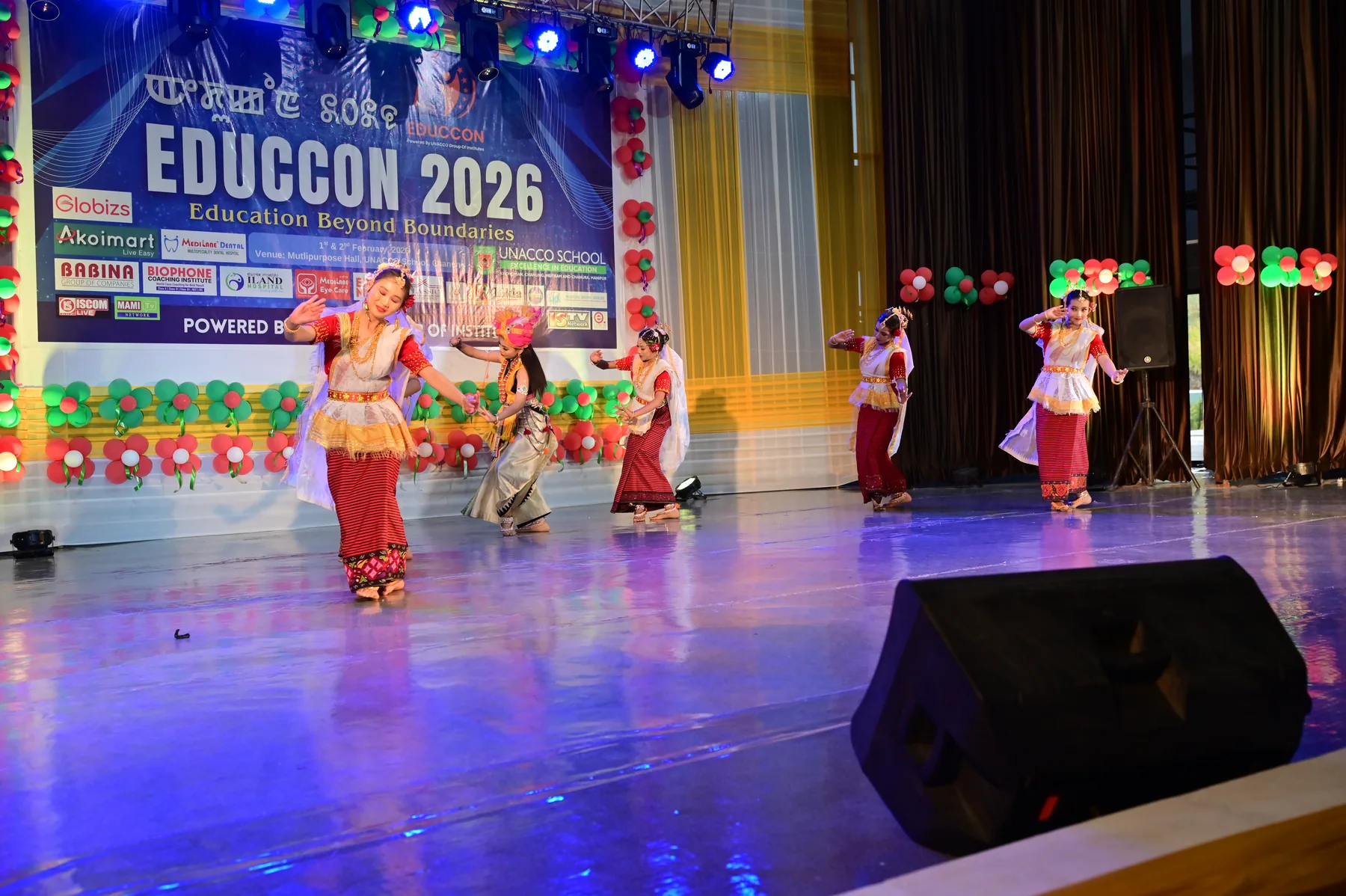 Rising stage talents turn the EDUCCON stage into a living canvas.